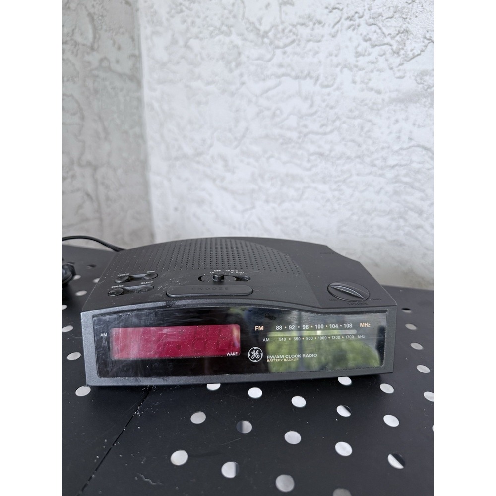 GE Alarm Clock Model: 7-4813B-AM/FM-Corded - Battery‎ Backup 1996 Tested Works